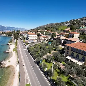 https://hotel-garden-torri-del-benaco.hotelinveneto.com