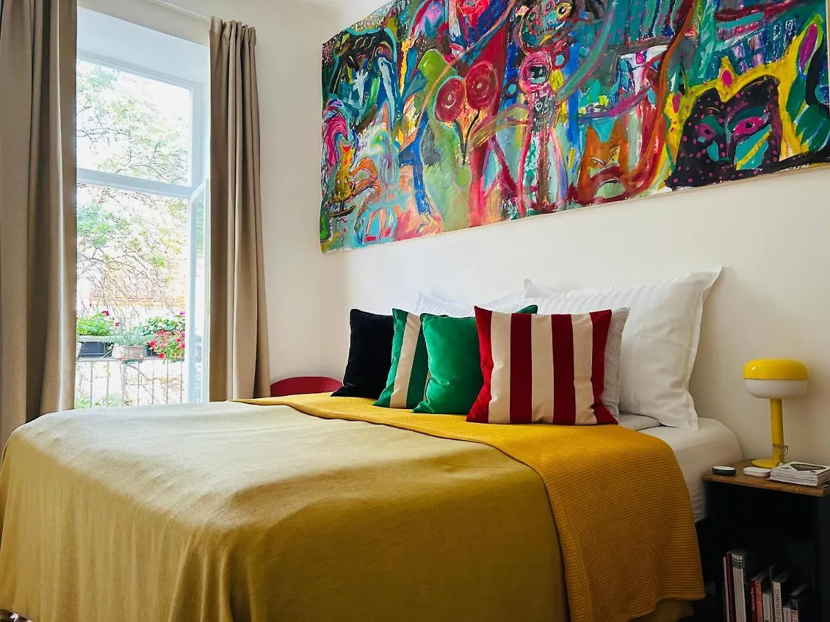 Green Balcony & King Size Bed Praha